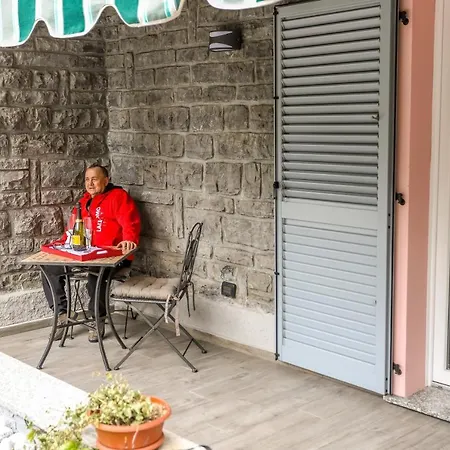 Tizi House Apartamento Varenna